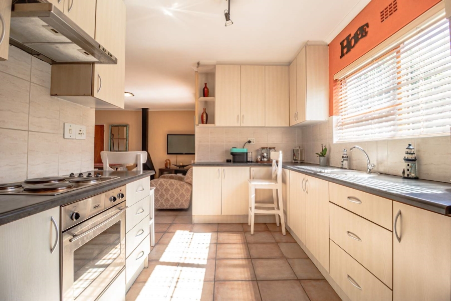 3 Bedroom Property for Sale in Loucharmante Western Cape